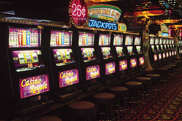 landak 11 mobile app showing live casino tables